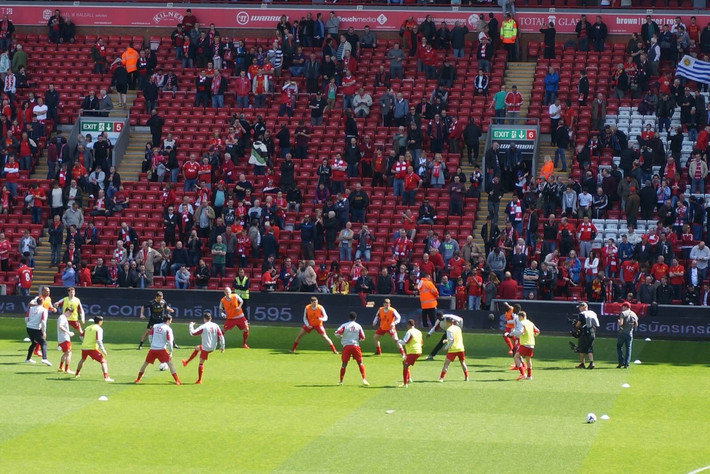 上汽浦东足球场官方：更名为沙特某竞技场的传闻纯属子虚乌有（上汽浦东足球场官方辟谣：更名为沙特某竞技场的说法不属实）