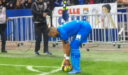 巴萨和毕包晚入场，世体：若再犯西足协将罚款两队并禁赛主帅（巴萨与毕包入场迟到，世体：再犯西足协将罚款并停赛主帅）