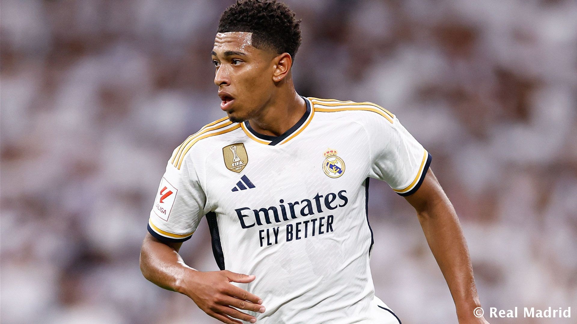 TA：皇马球星团队深度介入更衣室，阿隆索管理面临额外挑战（TA：皇马巨星随行团队深度干预更衣室，阿隆索执教面临新增难题）