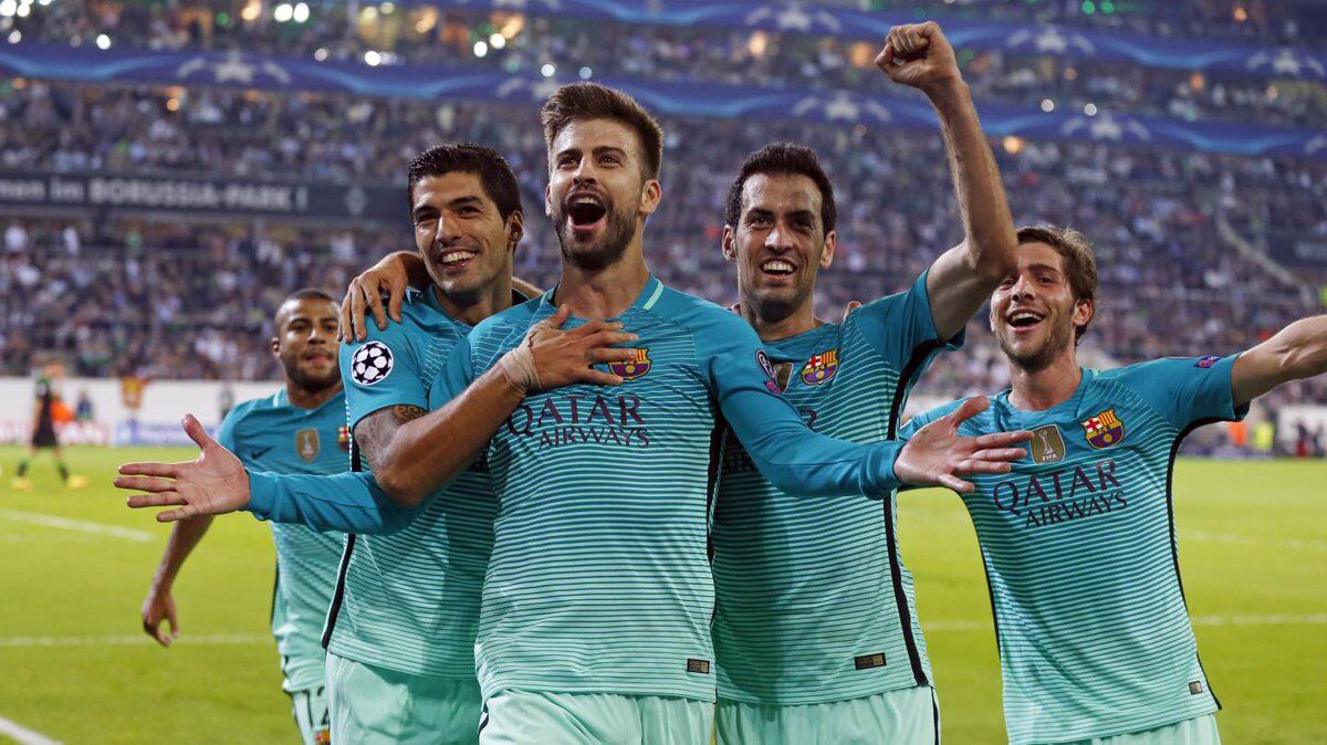 因伤无缘本场比赛，穆西亚拉在家用电视观看拜仁vs巴黎（因伤缺席本场，穆西亚拉居家电视观战拜仁对巴黎）